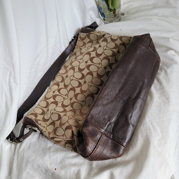 COACH Auth Vintage Y2K Brown Leather w/ Tag, Shoulder Hobo Bag, Non Smoking Home - Picture 5 of 5